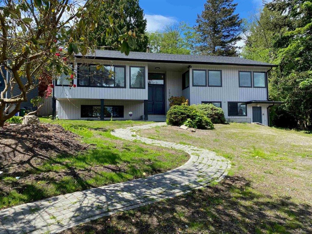 Rent Estate | Newly Renovated 5 Bedroom Home Near the Water in Tsawwassen